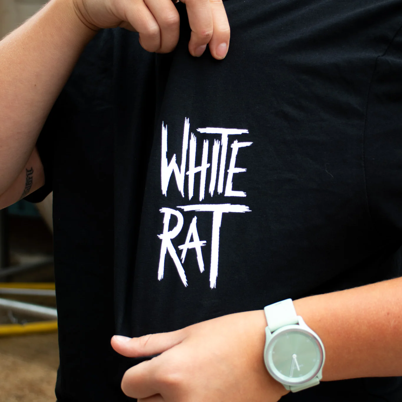 WHITE RAT COMIC STRIP T-SHIRT - Image 3
